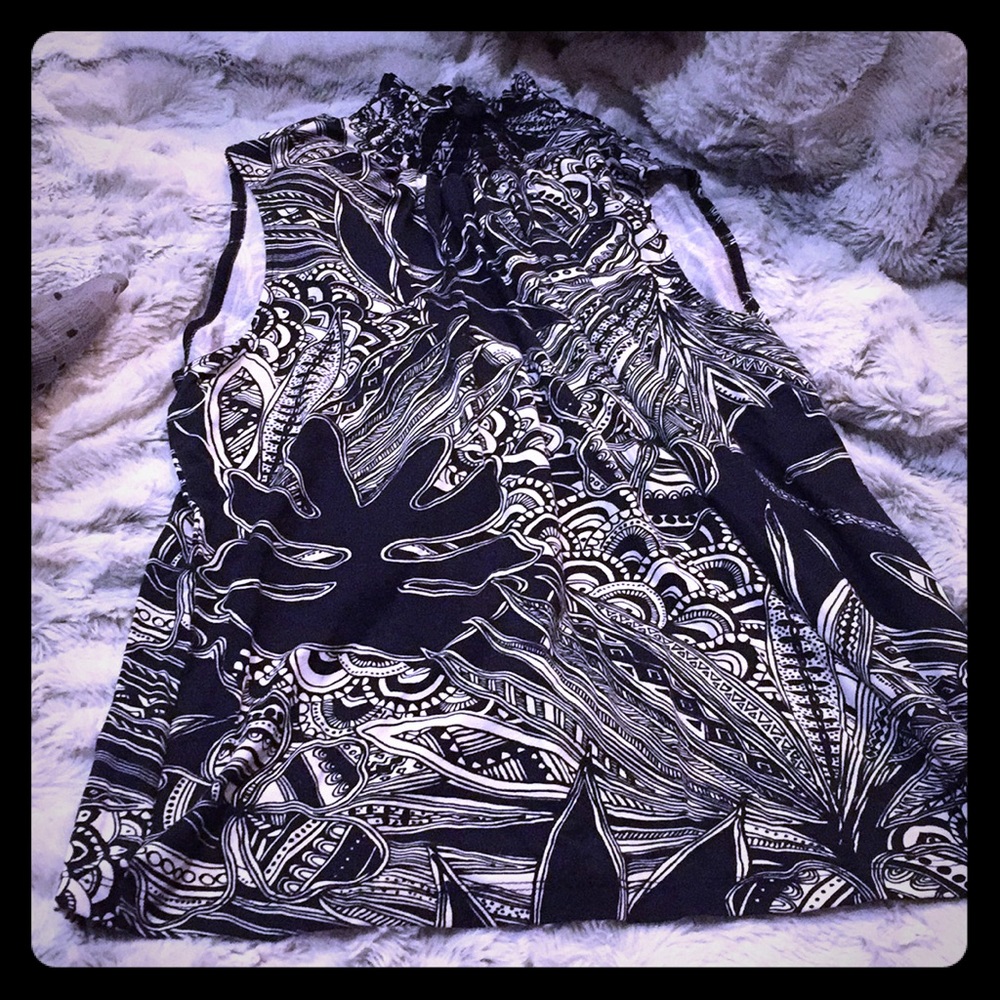 A nice no sleeve soft shirt